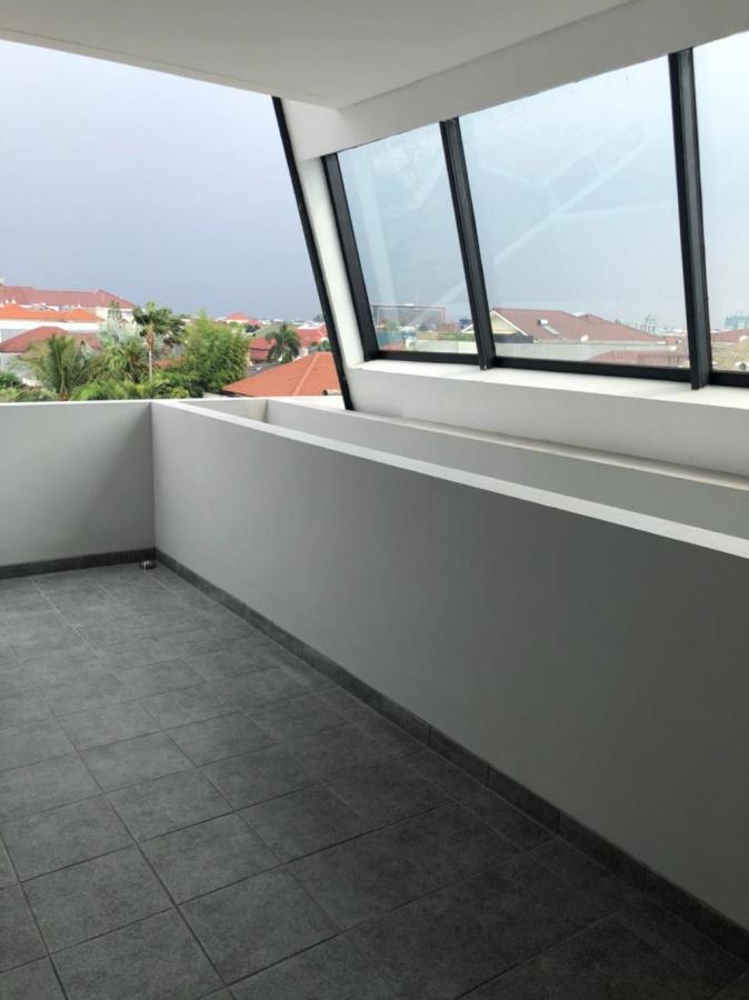 Cozy Puri Hotel Jakarta Exterior photo